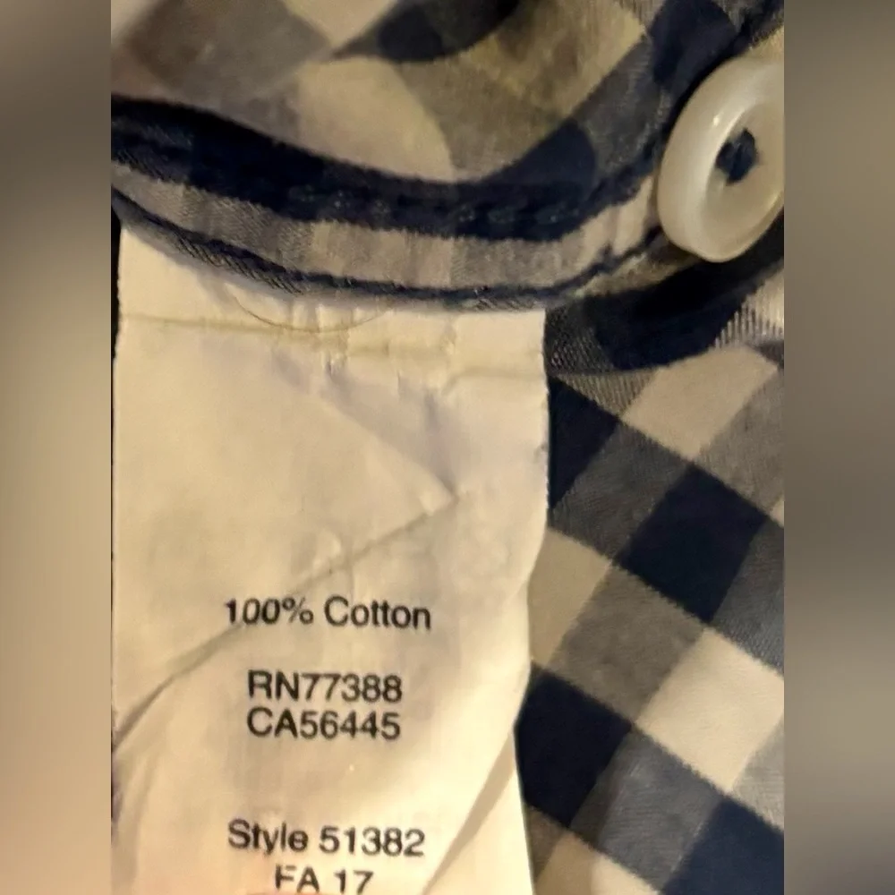 J. Crew Men’s Size Medium Blue and White Checkered Button‎ Down Shirt